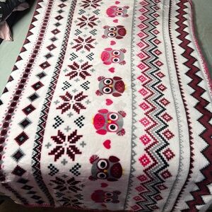 Rue21 Pink‎ and Black Patterned Blanket
